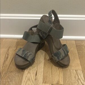 Camouflage Women's Wedges